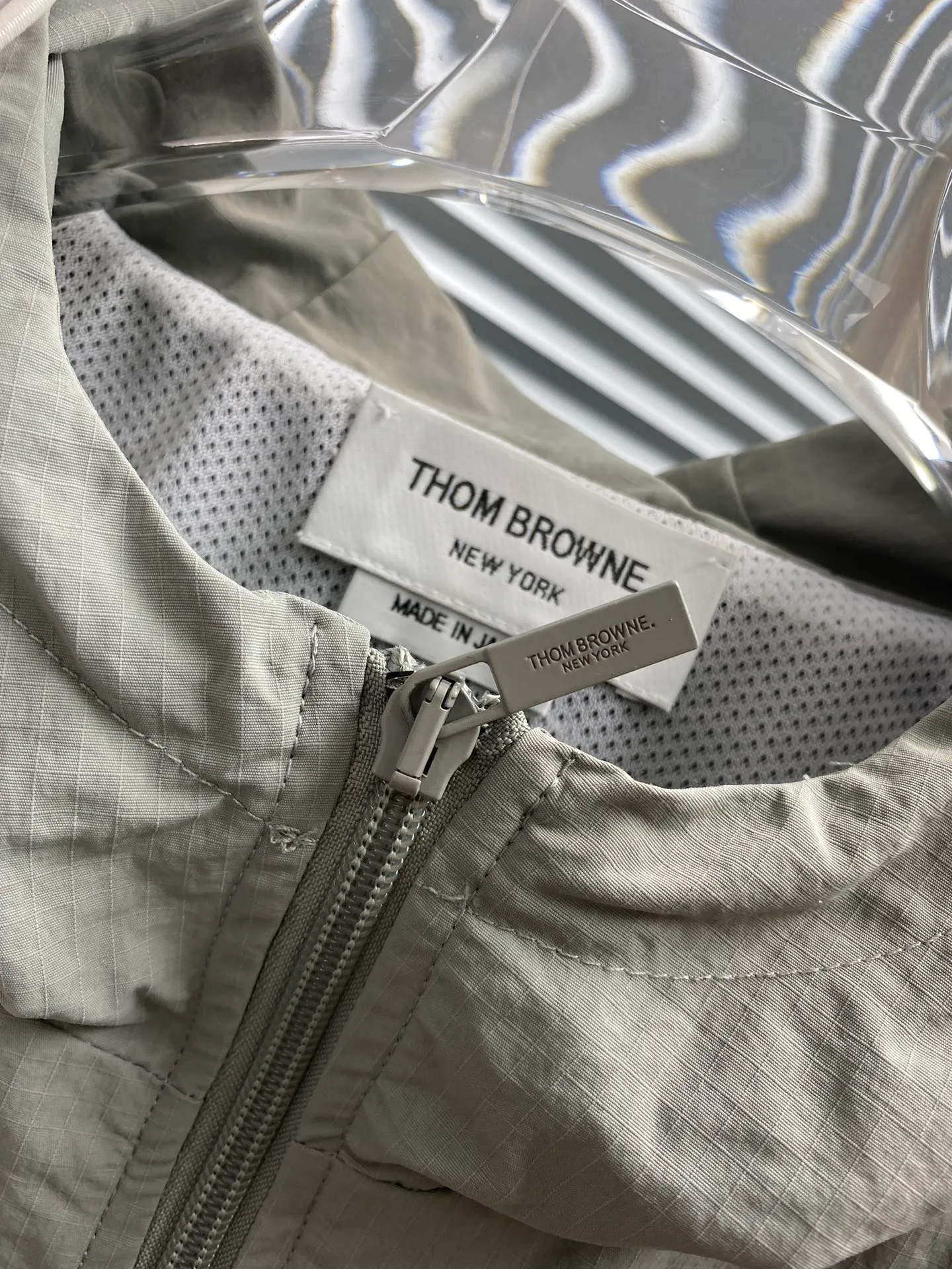 THOM BROWNE ：Light Green Navy Blue Gray Sizes：1234